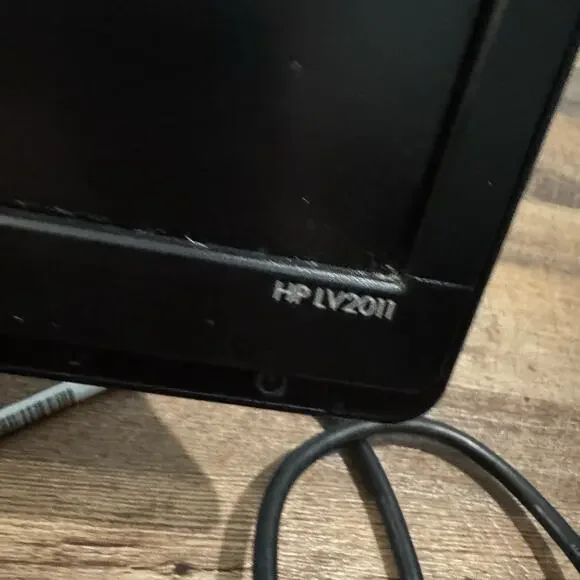 HP LV2011 Black 20'' Anti Glare Widescreen LED Backlit LCD Monitor 1600x900 VGA - Picture 2 of 10